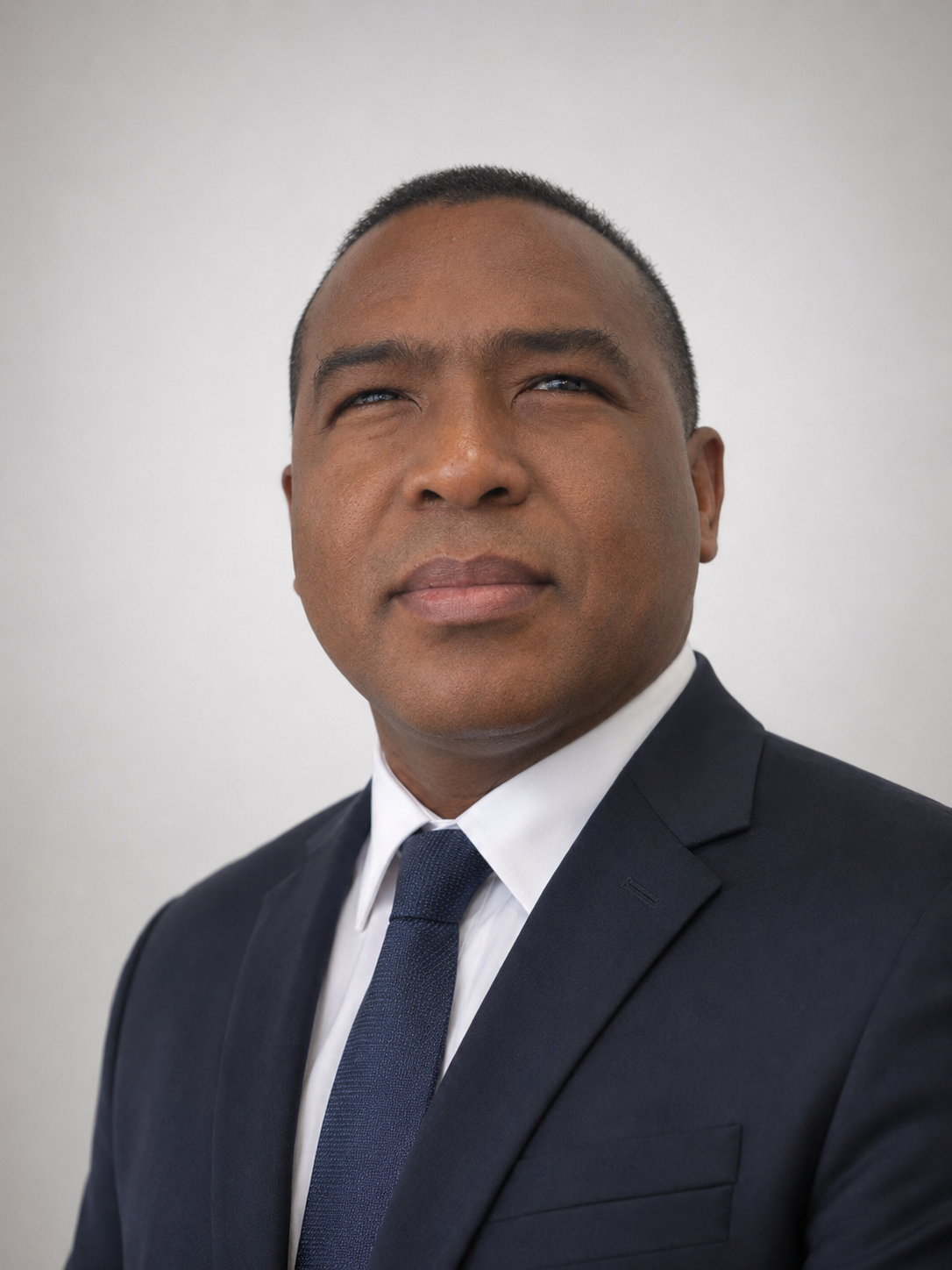 Portrait de Nirina RAKOTOMALALA, Président, Commission Production d'Énergie Électrique